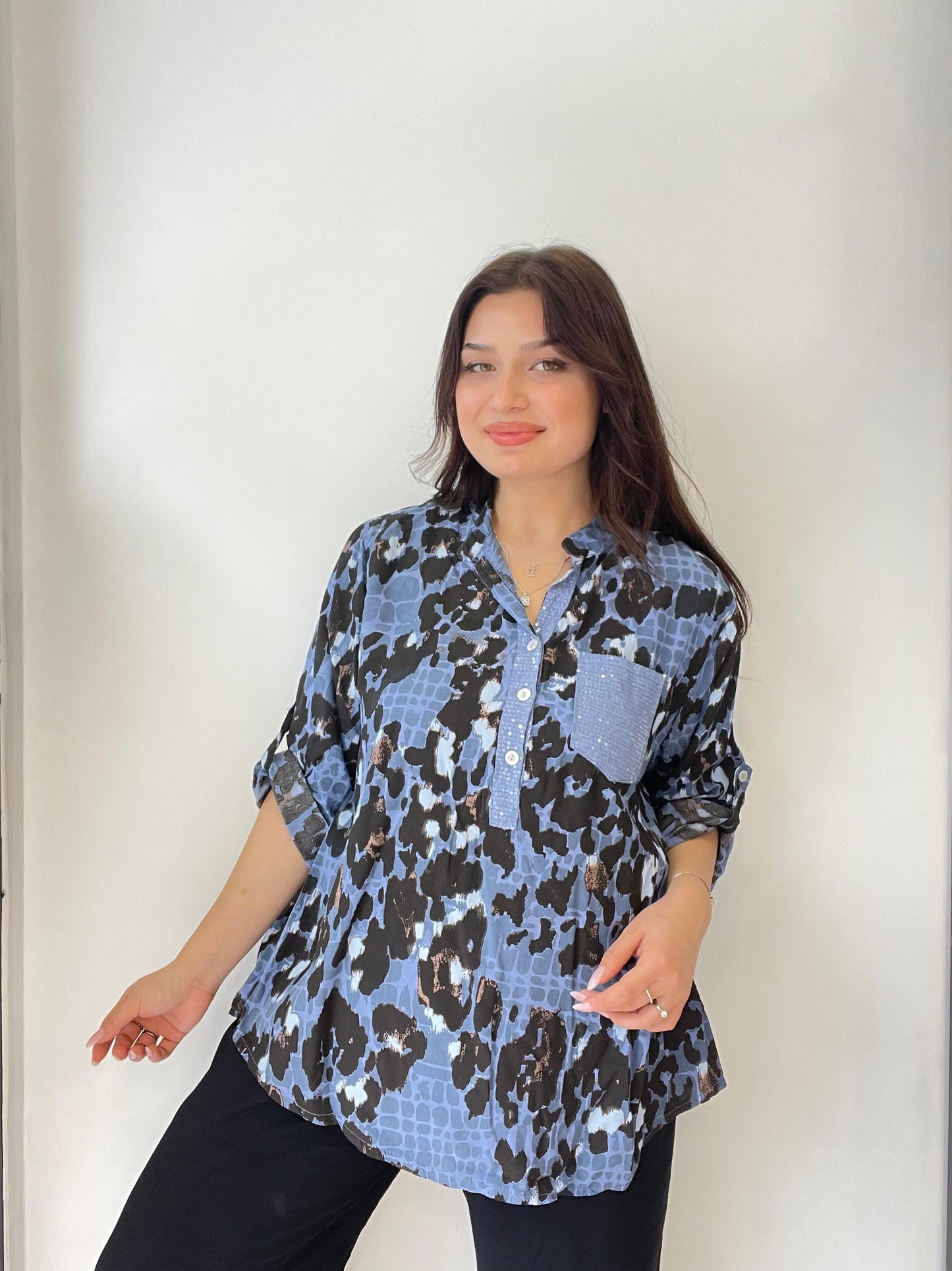 Mavi, %100 Viskon, Karışık Leopar Desenli, Payetli Gömlek
