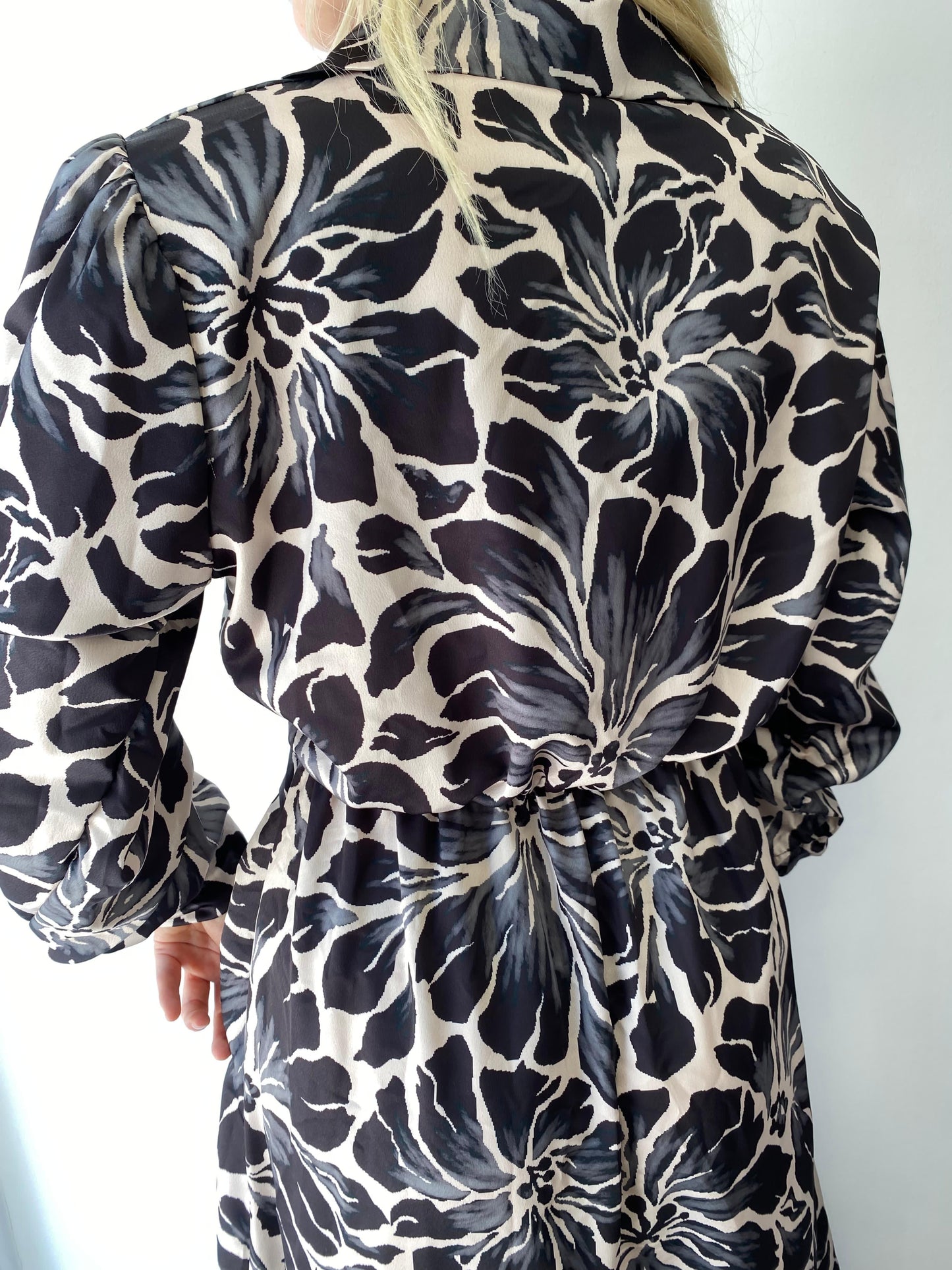 Çiçek Desenli, Beli Lastikli, Uzun Elbise