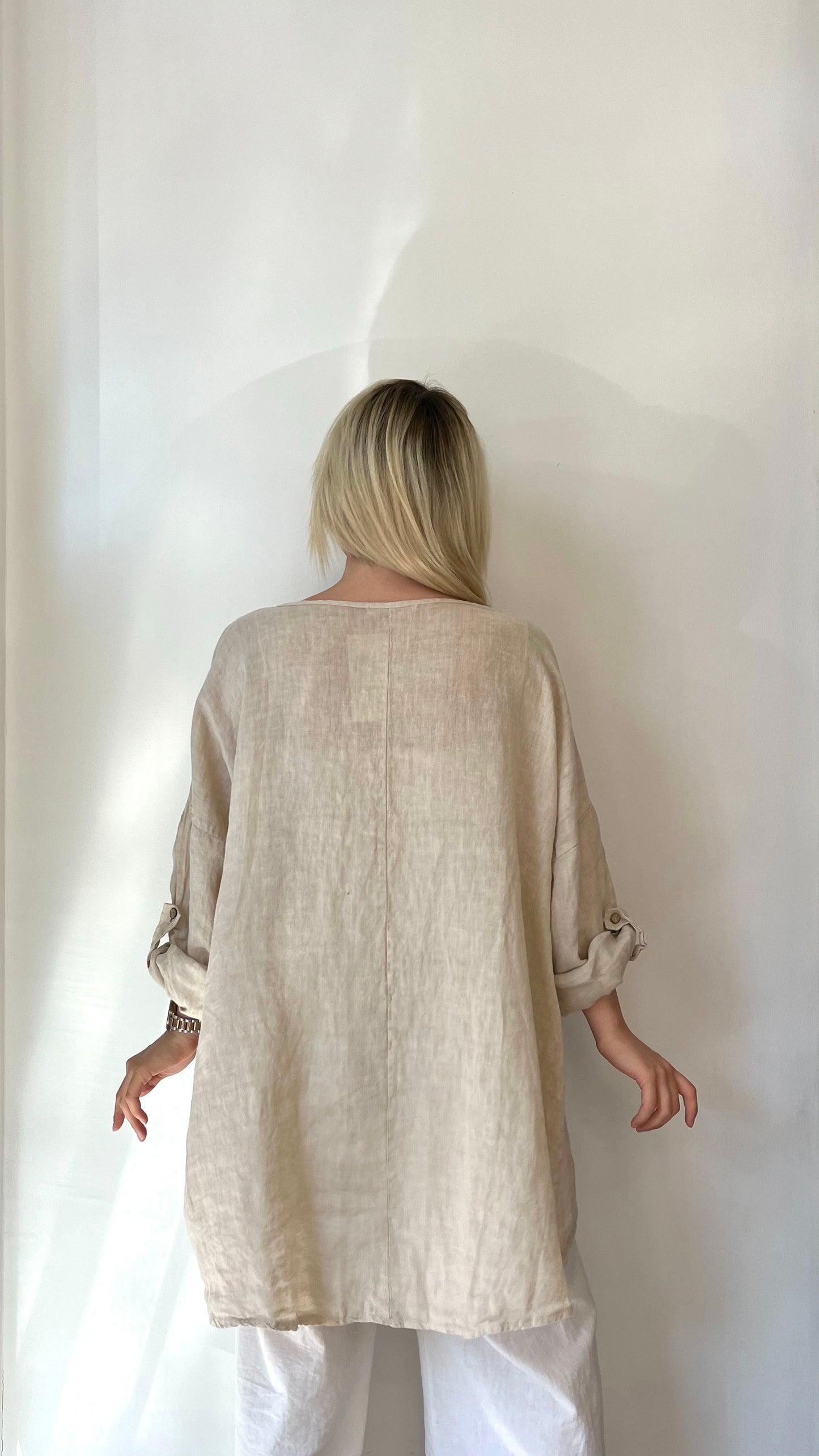 Bej, %100 Keten, Çiçek Detaylı, Arkası Uzun Bluz