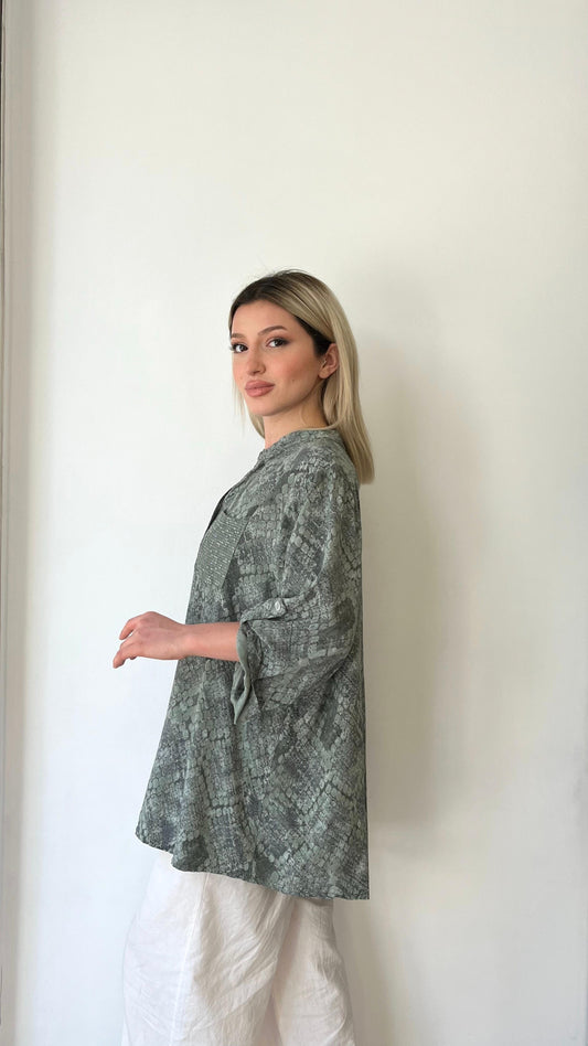 Haki Yeşil, %100 Viskon, Yılan Derisi Desenli Gömlek