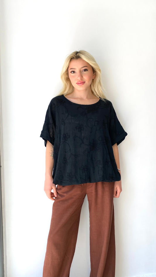 Siyah, %100 Pamuk, Önü Nakış İşlemeli, Beli İp Bağlamalı Bluz