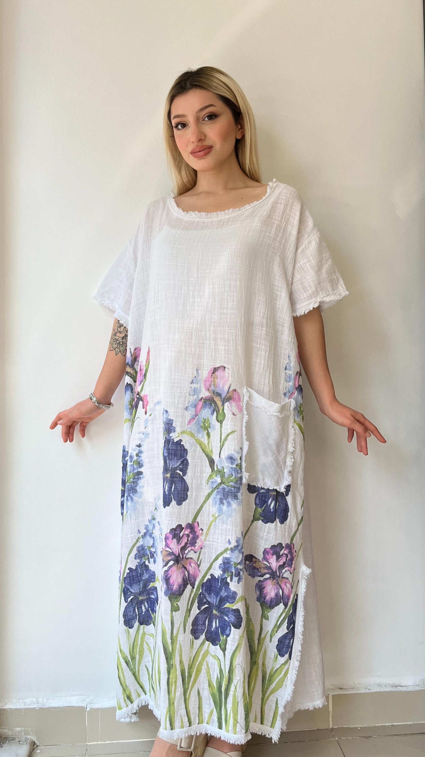 Beyaz, %100 Pamuk, Çiçek Baskılı, Yan Yırtmaçlı, Oversize, Uzun Elbise