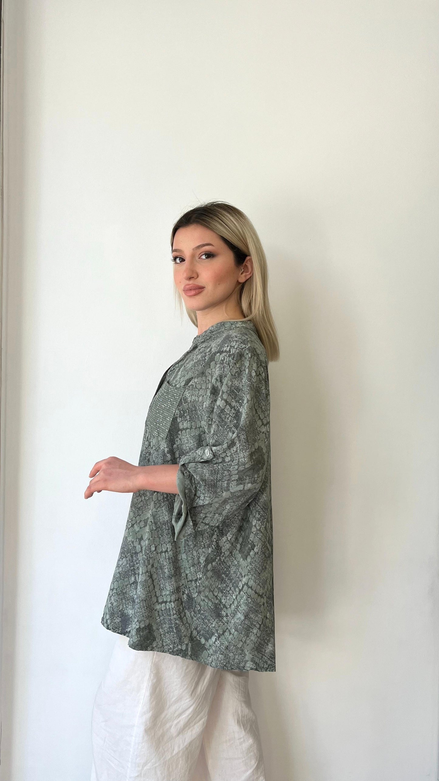 Haki Yeşil, %100 Viskon, Yılan Derisi Desenli Gömlek