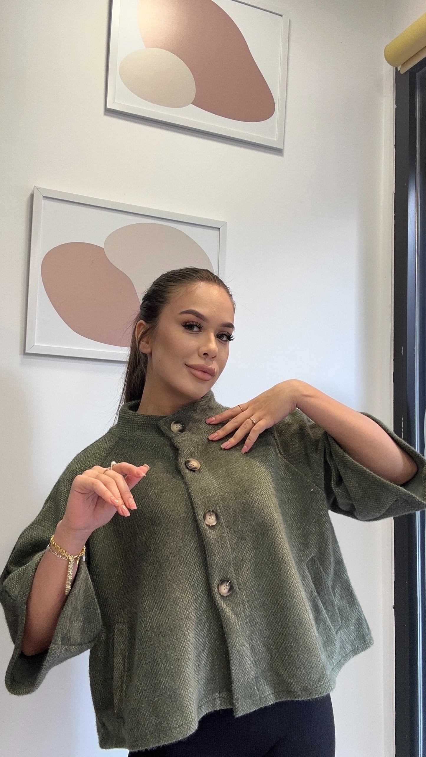 Haki, Kısa Kaşe Kaban